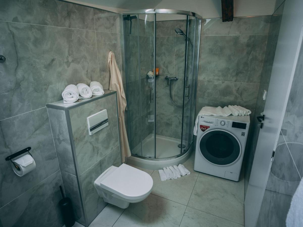 Luxury Oasis, Sauna, Ac And Free Parking Apartment *